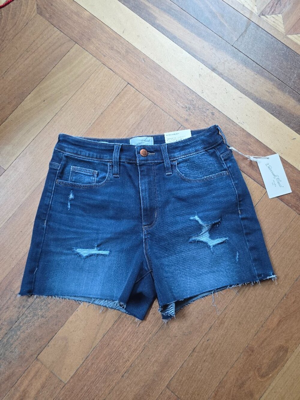 NWT Universal Thread Super Stretch High Rise Midi Jean Shorts Size 6
